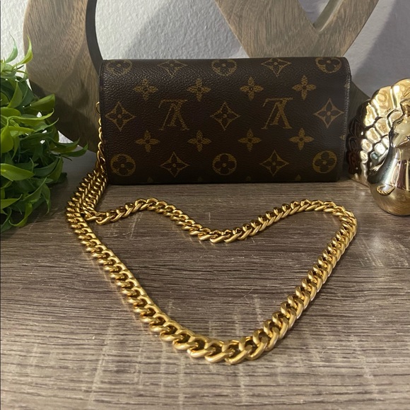 ⚜️Louis Vuitton Monogram WOC Pochette Style Crossbody w/Vintage Gold Tone - Picture 3 of 12